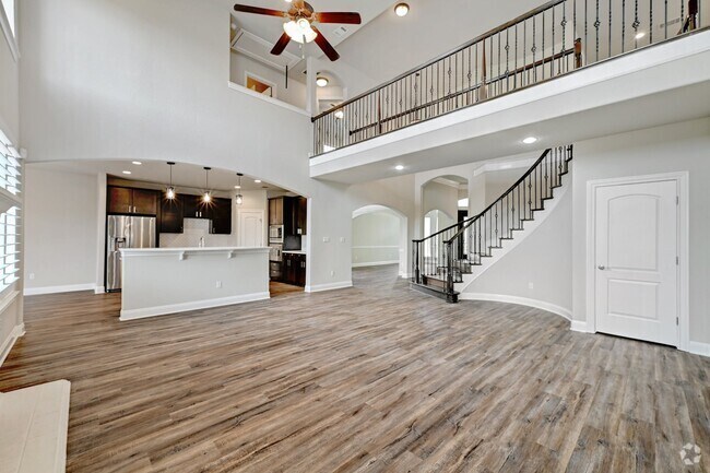 The Ridge at Alta Vista Apartments for Rent with High Ceilings - Austin ...
