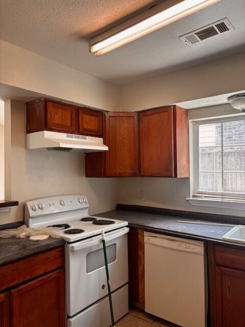 Foto del edificio - 12413 Wellington Park Dr