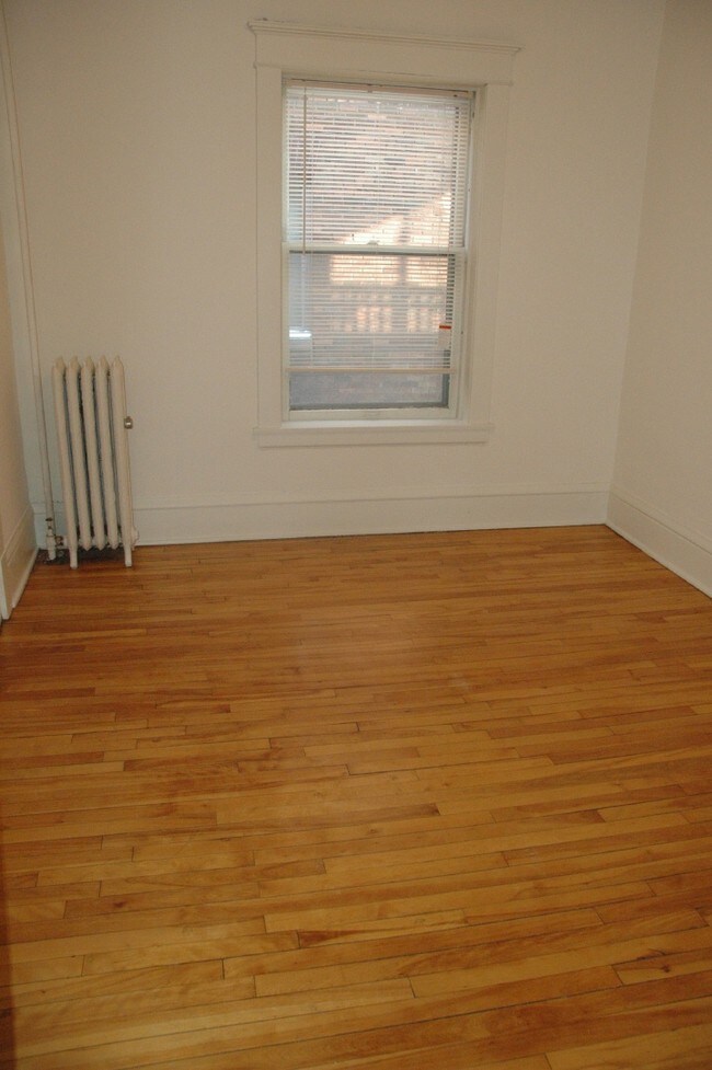 Foto del edificio - St. Regis (73-77-81)