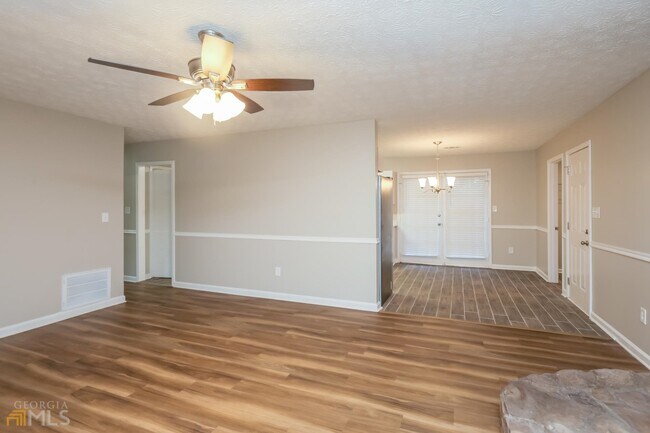 Building Photo - 102 Landover Dr