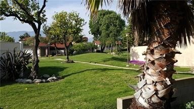 Foto del edificio - 1421 Blossom Cir