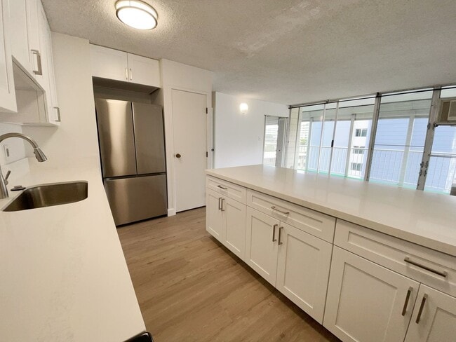 Building Photo - 827 Kinau St