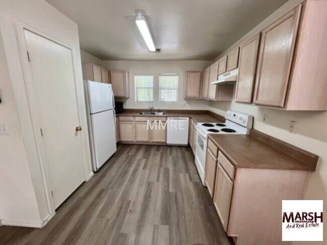 Building Photo - Very nice 3 bedroom home located in Spectr...