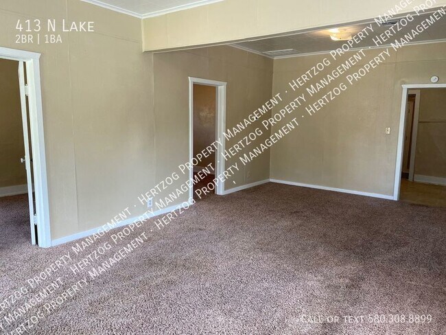 Foto del edificio - 2 Bedroom 1 Bath home with a large porch!