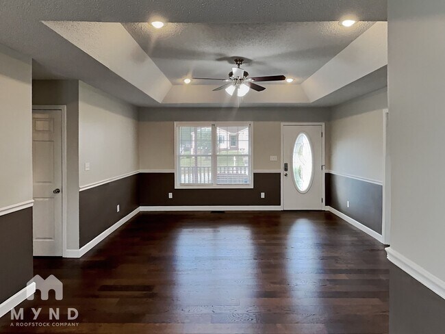 Building Photo - 608 Helms Dr