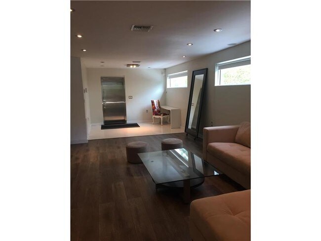 Foto del edificio - 4763 Alton Rd