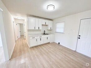 Building Photo - 815 Dana Pl