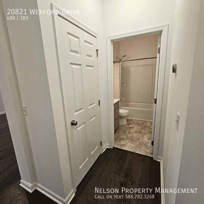 Building Photo - 20821 Wexford Dr