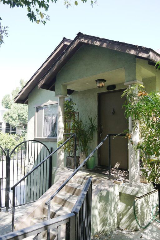 Building Photo - 1514 Micheltorena St