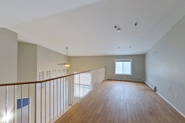 Building Photo - 10331-106 106 St