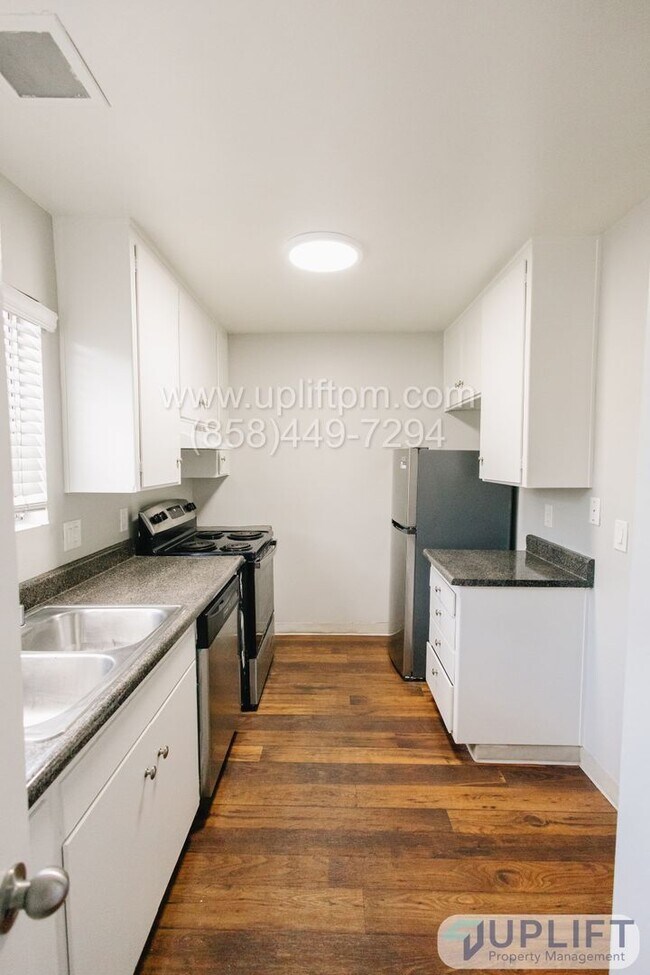 Foto del edificio - 5737 College Ave