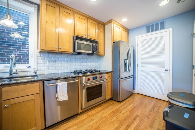 Foto del edificio - 727 W Belmont Ave