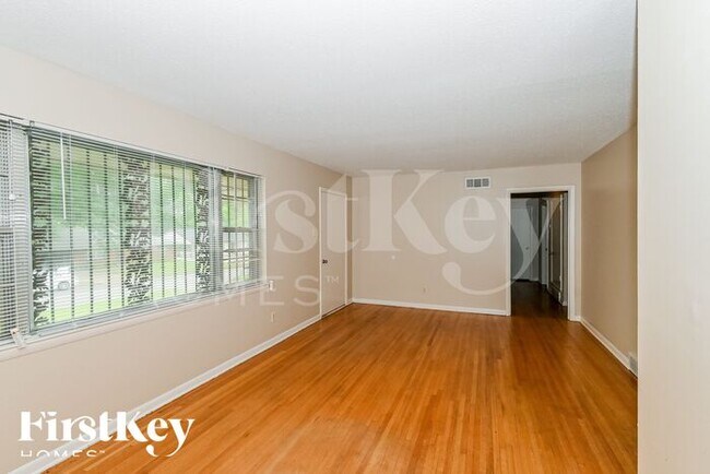 Foto del edificio - 5176 Rolling Meadows Dr