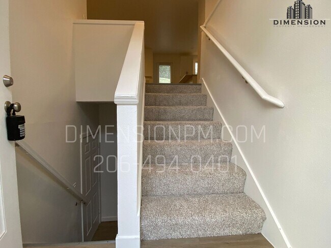 Foto del edificio - Stylish 4 Bedroom, 2 Bathroom Home with Great Layout