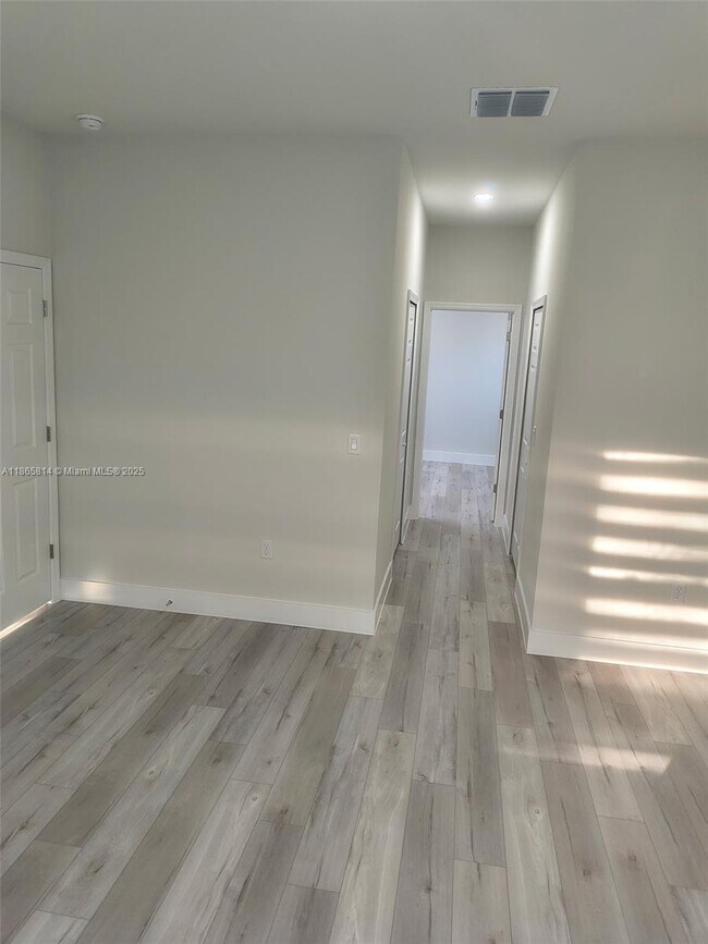 Foto del edificio - 16745 SW 29th Terrace Rd