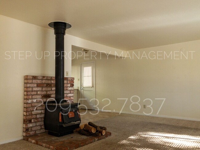 Foto del edificio - 2 Bedroom 1 Bath Home in Twain Harte!