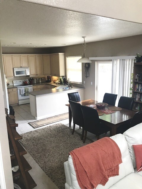 Foto del edificio - 4 bedroom home in Longmont