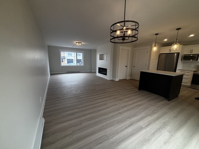 Building Photo - 156 Teaberry Ave