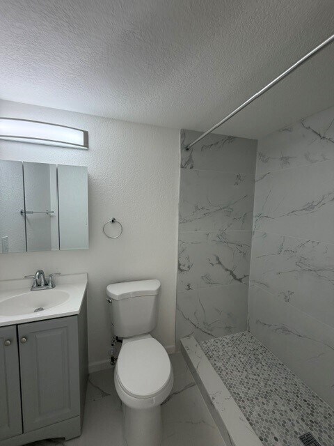 Foto del edificio - 516 Revere Rd