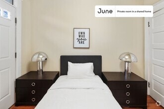 Building Photo - Private bedroom in 5 bed/3 bath Home