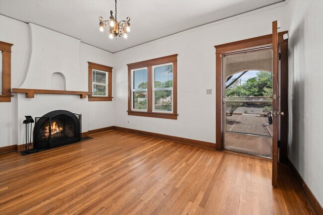 Foto del edificio - Pre- Lease August 2026 - UA Bungalow