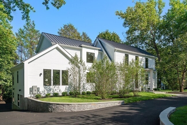 Foto del edificio - 20 Old Farm Rd