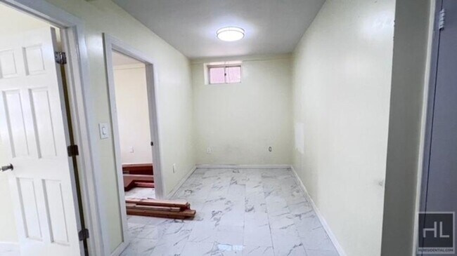 Foto del edificio - 2 bedroom in BROOKLYN NY 11234