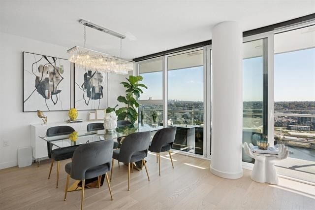 Building Photo - Amazing 3 Bed, 3 Bath, 2 Parking, Balcony, Water Views & More!