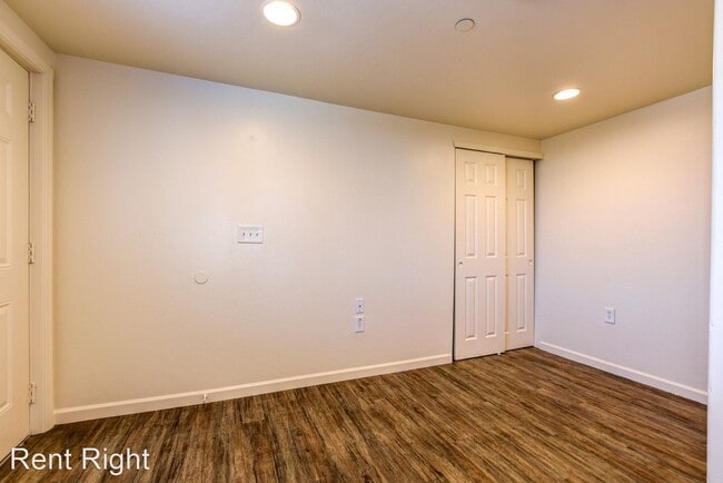 Building Photo - 1141 E Gurley St