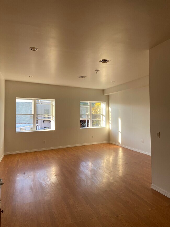 Building Photo - 106 Ocean Ave