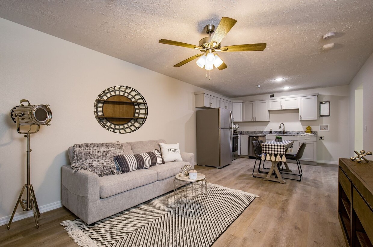 Primary Photo - 1 bedroom 1 bath Apartment Branson MO