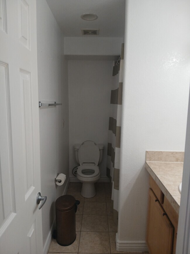 Foto del edificio - 1833 N Williams St