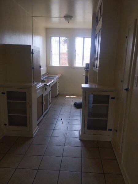 Kitchen - 2102 W 48th St