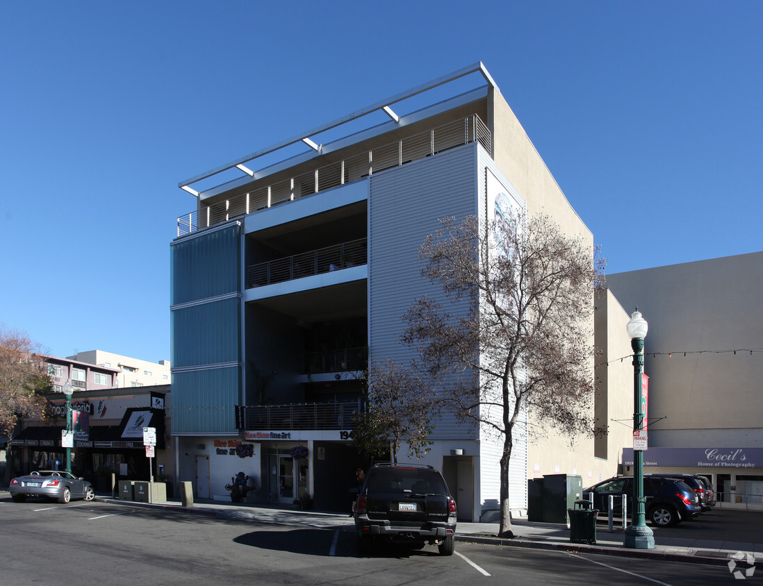 Primary Photo - Finestra Lofts