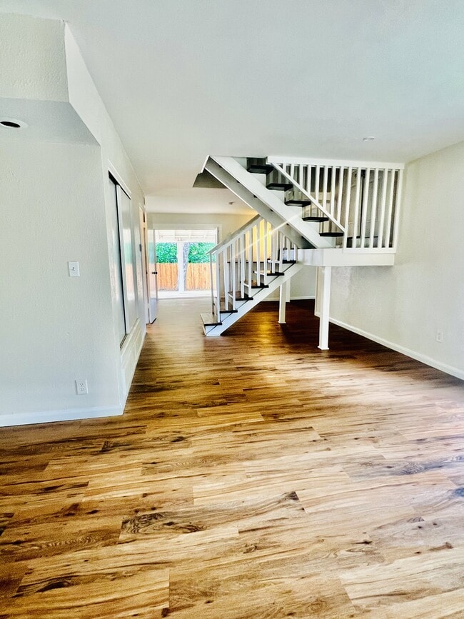 Building Photo - 5429 Prince Dr
