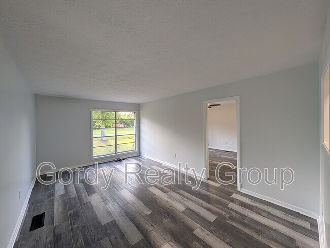 Foto del edificio - 2994 S Madison St