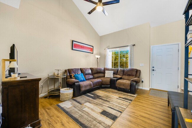 Foto del edificio - 157 Audubon Dr