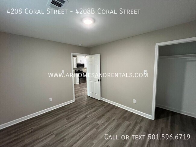 Foto del edificio - 4208 Coral St