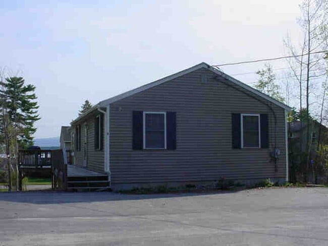 Building Photo - **WINTER RENTAL** Ready For Move In!
