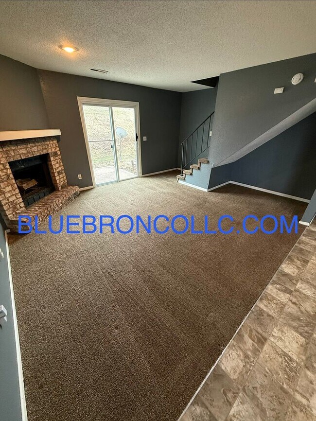 Foto del edificio - Updated unit with fresh paint and modern finishes!