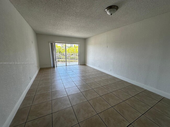 Building Photo - 5201 Geneva Way