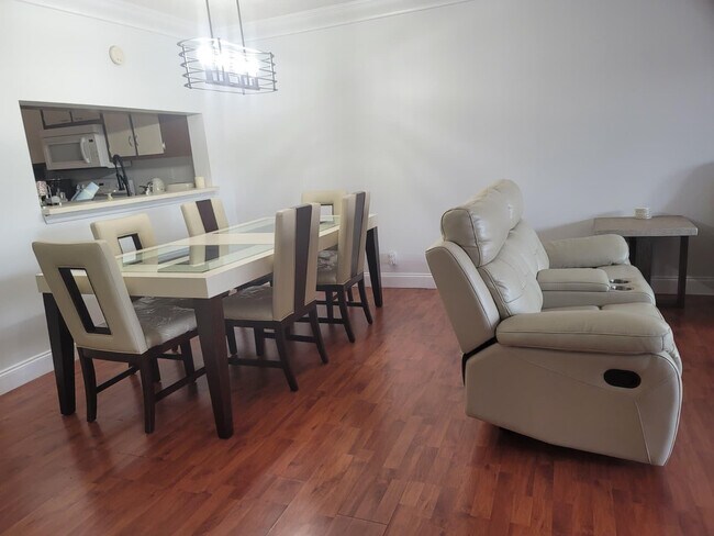 Foto del edificio - 2200 S Cypress Bend Dr