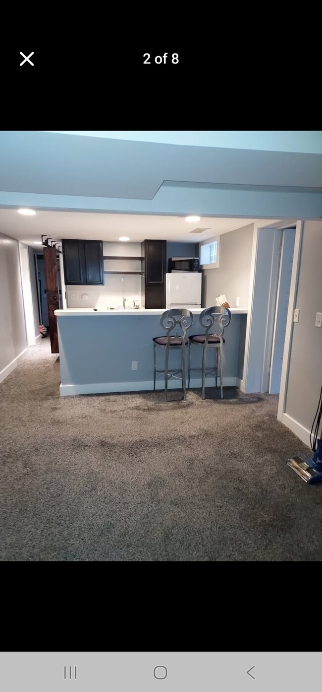 seating - 215 W Main Ave