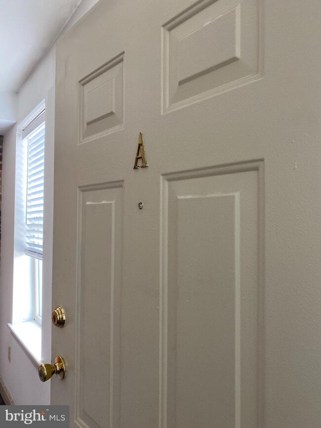 Building Photo - 1 W Henrietta St