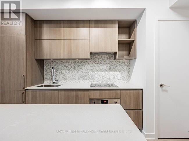 Building Photo - 1 Yorkville Ave