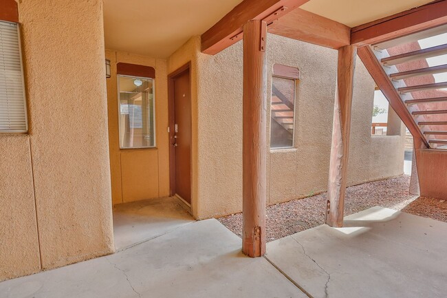 Building Photo - 1 Bed / 1 Bath Condo - Short or Long Term ...