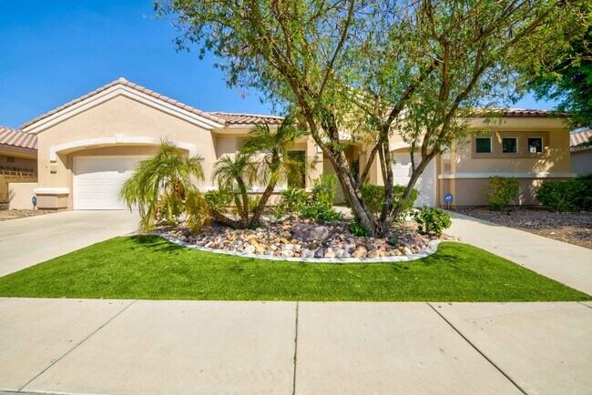 Building Photo - 78652 Alliance Way