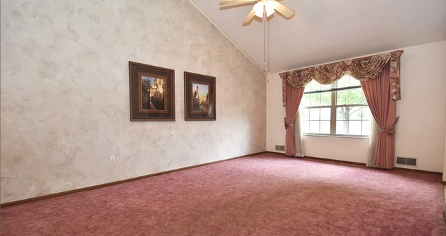 Building Photo - 1408 Greenbriar Ct