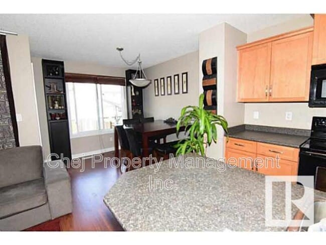 Photo du bâtiment - 1571 Rutherford Rd SW