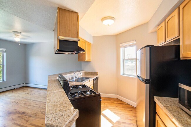 Building Photo - Cozy 1 bed in Uptown!